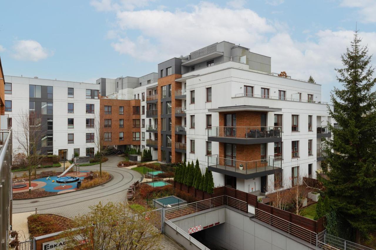 Bemowo Modern Dywizjonu 303 By Renters * Warschau